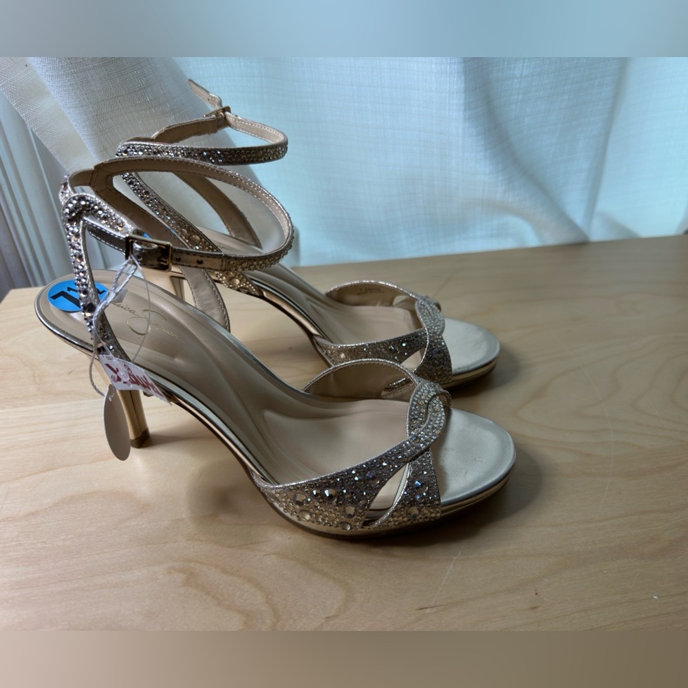 Jessica Simpson Jarilyn Elegant Gold stilettos new 7.5